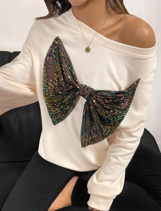 Women's Top New Spring and Autumn Style Fresh Sweet Sequin Decoration Butterfly Bow Sticker Decoration Round Neck Loose Top
Women's Top New Spring and Autumn Style Fresh Sweet Sequin Decoration Butterfly Bow Sticker Decoration Round Neck Loose Top