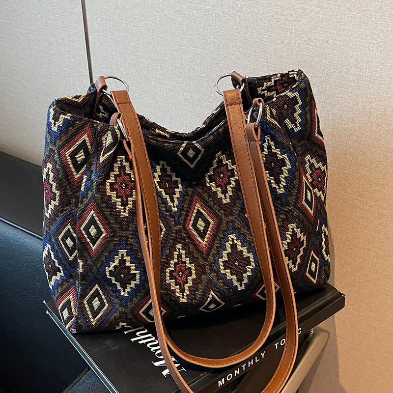 Fashionable and Versatile Canvas Handbag, Ethnic Style Large Capacity Women's Bags, Suitable for Commuting and Tourism 
Fashionable and Versatile Canvas Handbag, Ethnic Style Large Capacity Women's Bags, Suitable for Commuting and Tourism