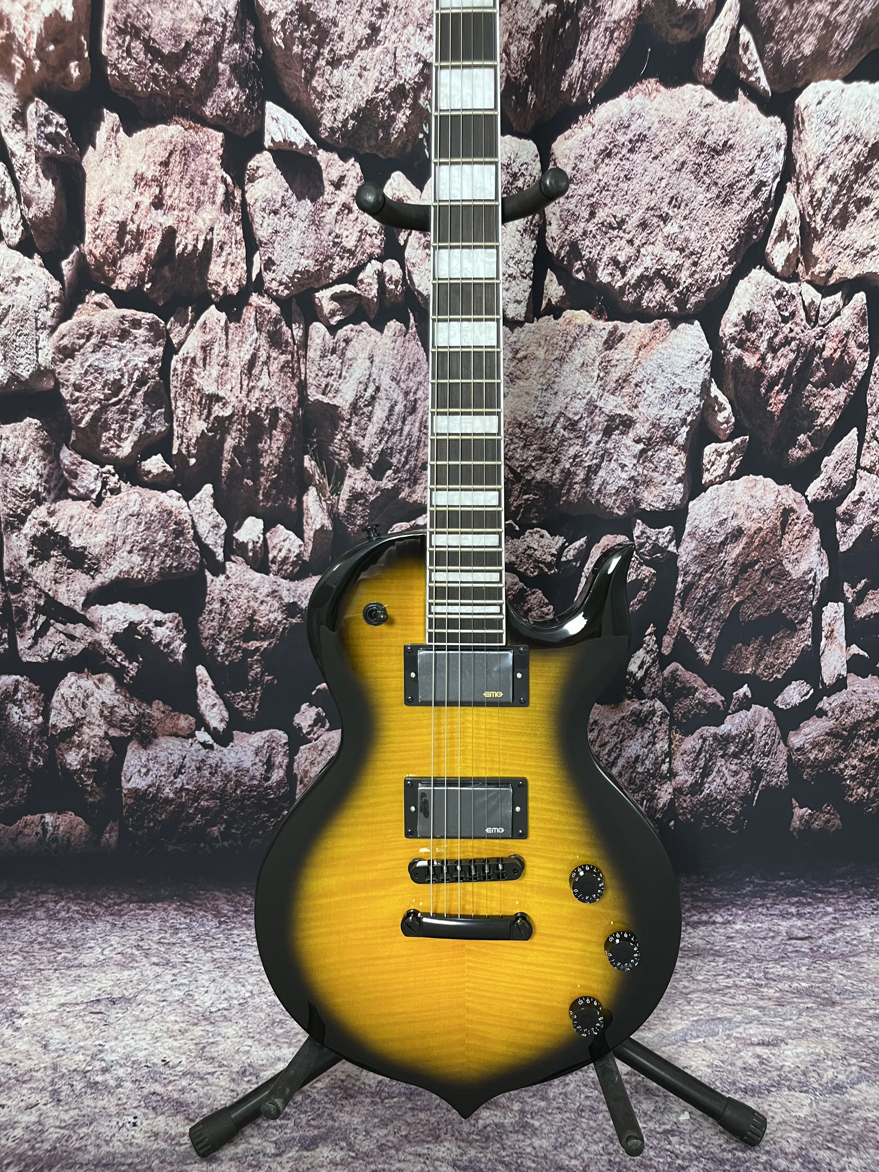 Заводская электрогитара на заказ, кленовый верх Wylde Audio, цвет солнечных лучей, высокое качество и низкая цена, горячая распродажа
Заводская электрогитара на заказ, кленовый верх Wylde Audio, цвет солнечных лучей, высокое качество и низкая цена, горячая распродажа