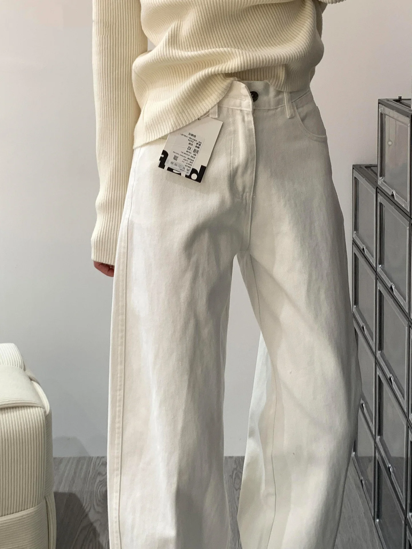 White Slim Wide Leg Denim Jeans Women's High Waist Loose Drapey Small Size Straight Leg Pants Casual Style Autumn Winter
White Slim Wide Leg Denim Jeans Women's High Waist Loose Drapey Small Size Straight Leg Pants Casual Style Autumn Winter