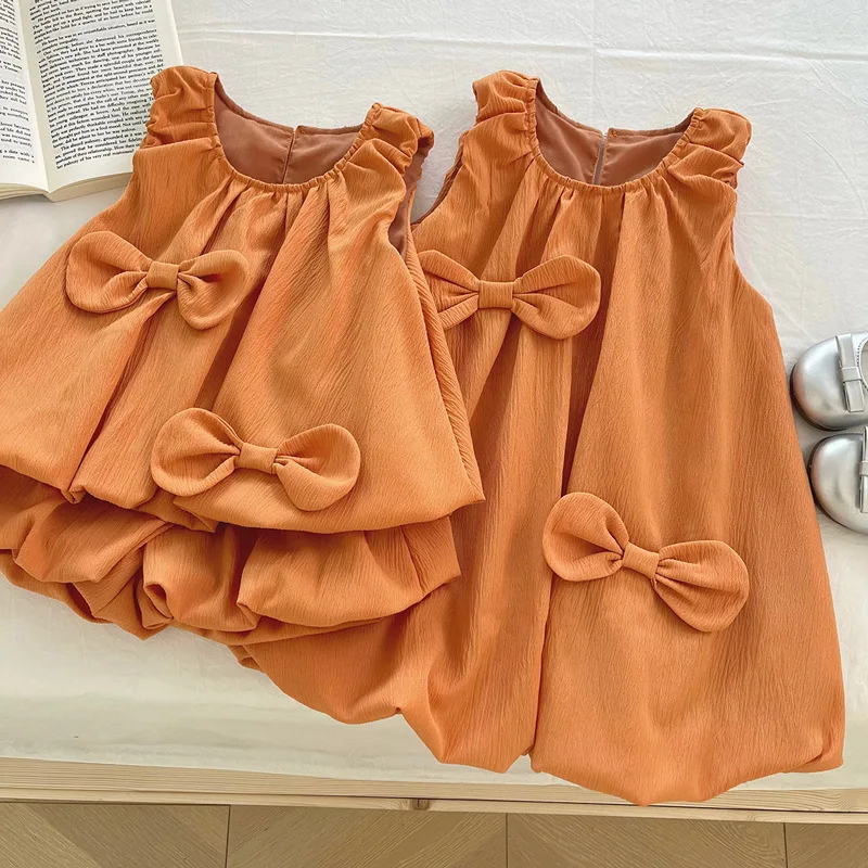 2025 summer new girls bow vest shorts two-piece baby sleeveless suit dress sister outfit
2025 summer new girls bow vest shorts two-piece baby sleeveless suit dress sister outfit