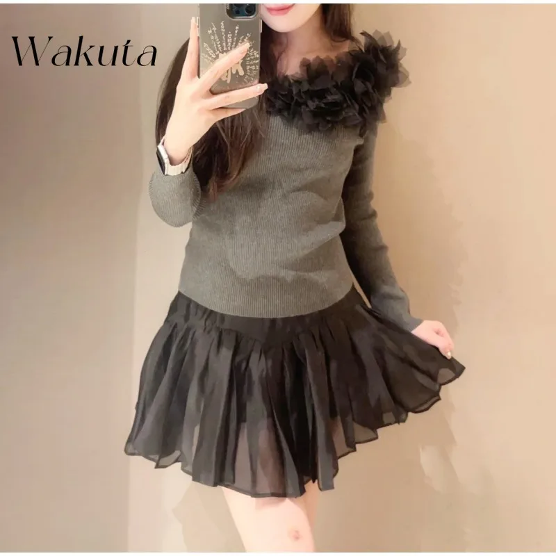 WAKUTA Japanese Fall/winter U-neck Long-sleeved Solid Knit Sweaters Sweet Elegant Three-dimensional Flowers Versatile Pullovers
WAKUTA Japanese Fall/winter U-neck Long-sleeved Solid Knit Sweaters Sweet Elegant Three-dimensional Flowers Versatile Pullovers