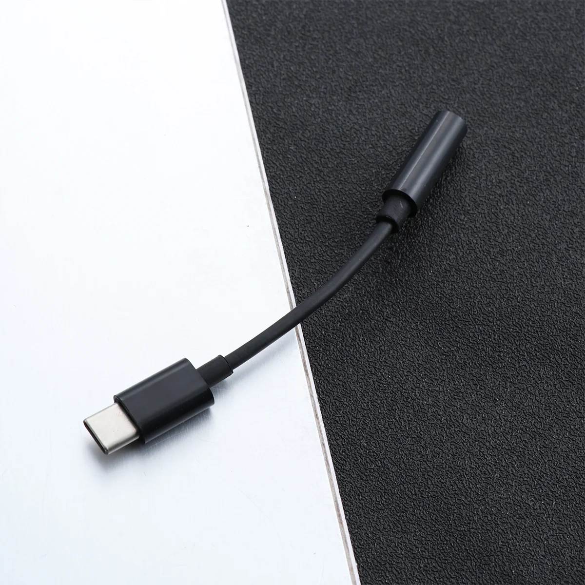 1pc Type-C to 35mm Earphone Cable Adapter Usb 31 Type C USB-C Male to 35 AUX Audio Female Jack (Black)
1pc Type-C to 35mm Earphone Cable Adapter Usb 31 Type C USB-C Male to 35 AUX Audio Female Jack (Black)