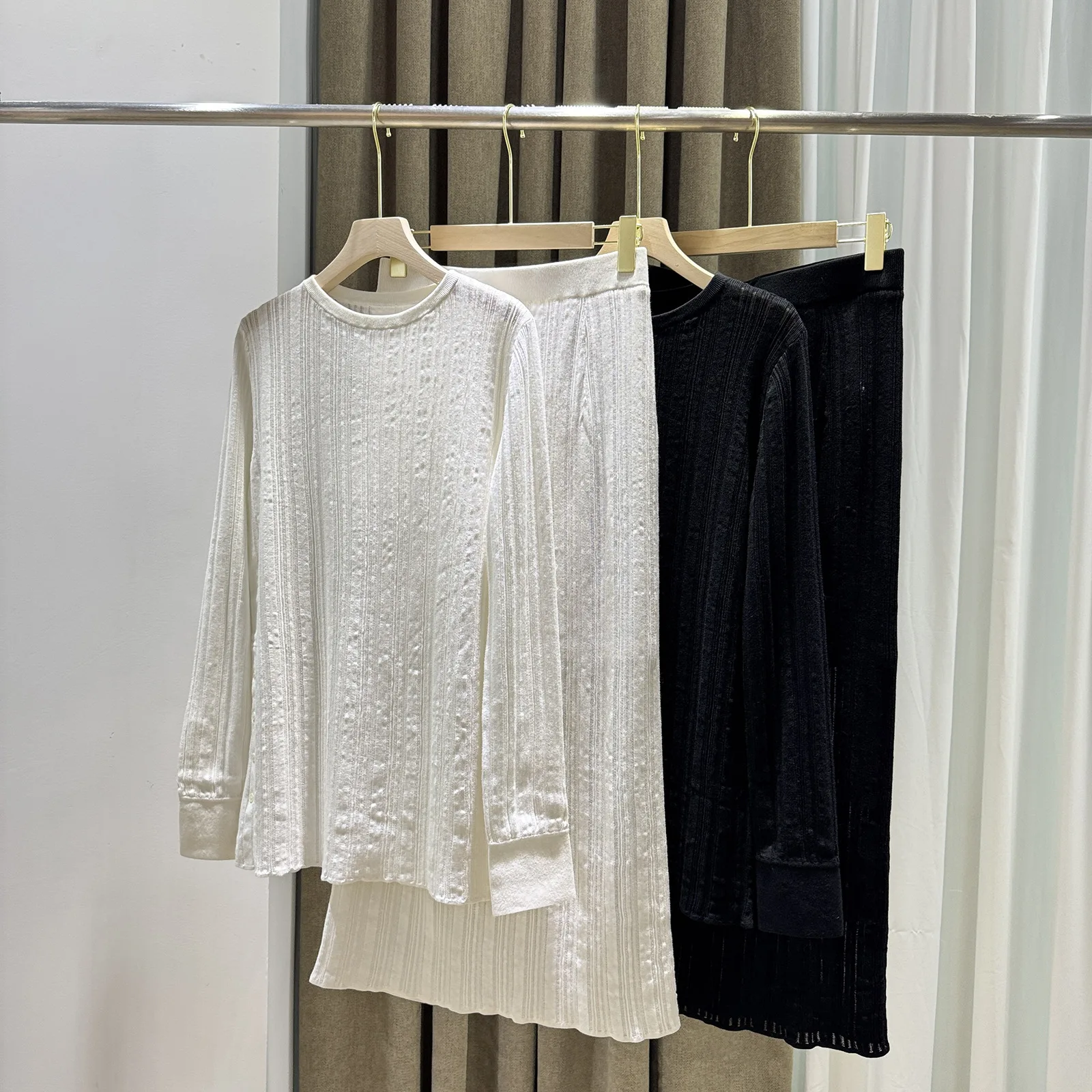 Knitted Skirt Suit Long Sleeve Hollow Design Spring And Summer High Quality Casual Wear For Women
Knitted Skirt Suit Long Sleeve Hollow Design Spring And Summer High Quality Casual Wear For Women