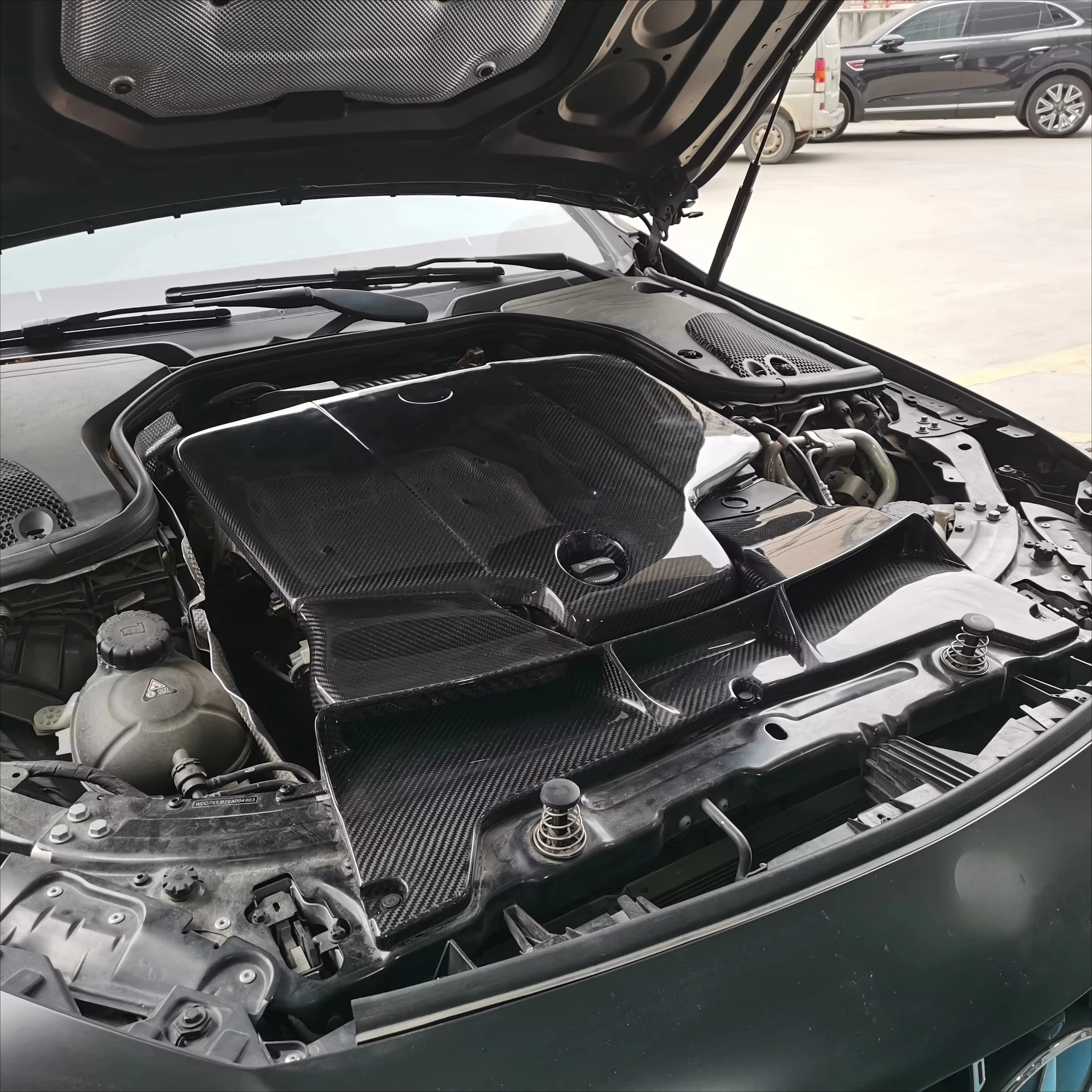 Высокое качество, подходит для GT50 GT53 M256 3.0T, система впуска холодного воздуха из сухого углеродного волокна 
Высокое качество, подходит для GT50 GT53 M256 3.0T, система впуска холодного воздуха из сухого углеродного волокна