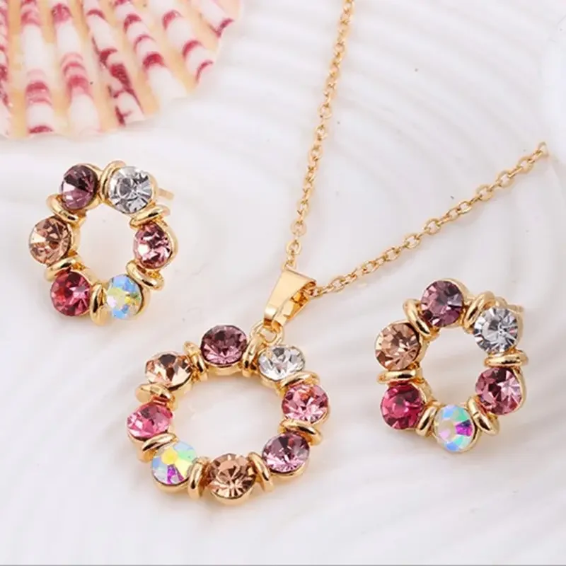 3pcs Gold Necklace Earrings Set Ladies Celebrity Simple Fashion Style Exquisite Stained Glass Diamond Circle Shape Jewelry
3pcs Gold Necklace Earrings Set Ladies Celebrity Simple Fashion Style Exquisite Stained Glass Diamond Circle Shape Jewelry