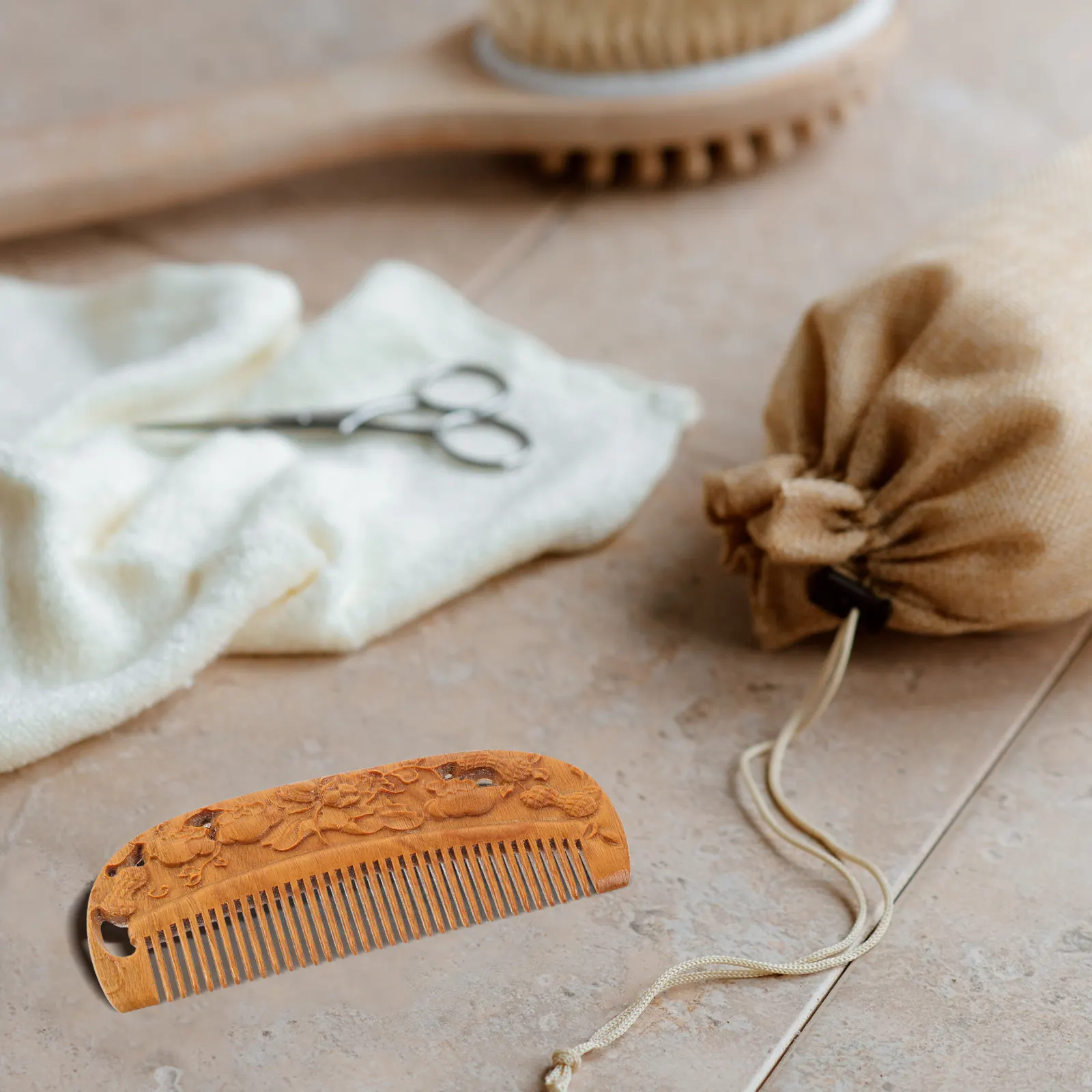 1Pcs Sandalwood Comb Polished Teeth Hair Detangler No Static No Frizz Comfortable Grip Hair Care Home Salon Styling Tool
1Pcs Sandalwood Comb Polished Teeth Hair Detangler No Static No Frizz Comfortable Grip Hair Care Home Salon Styling Tool