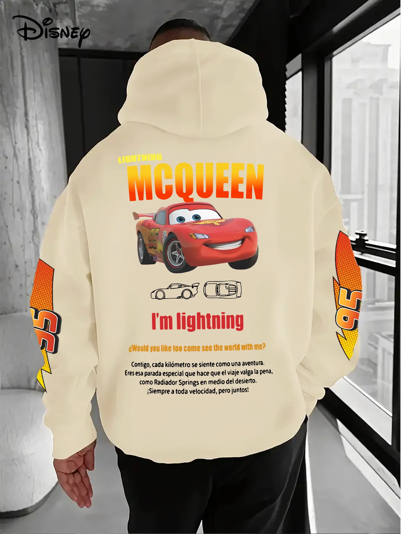 Большая осенне-зимняя толстовка с капюшоном из мультфильма Диснея Маккуин, уличная одежда для взрослых и детей, наряд для родителей и детей в одном стиле
Большая осенне-зимняя толстовка с капюшоном из мультфильма Диснея Маккуин, уличная одежда для взрослых и детей, наряд для родителей и детей в одном стиле