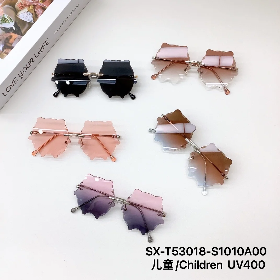 New children's sunglasses are versatile for travel, UV resistant for boys and girls, sunglasses for sunshade and sun protection,
New children's sunglasses are versatile for travel, UV resistant for boys and girls, sunglasses for sunshade and sun protection,