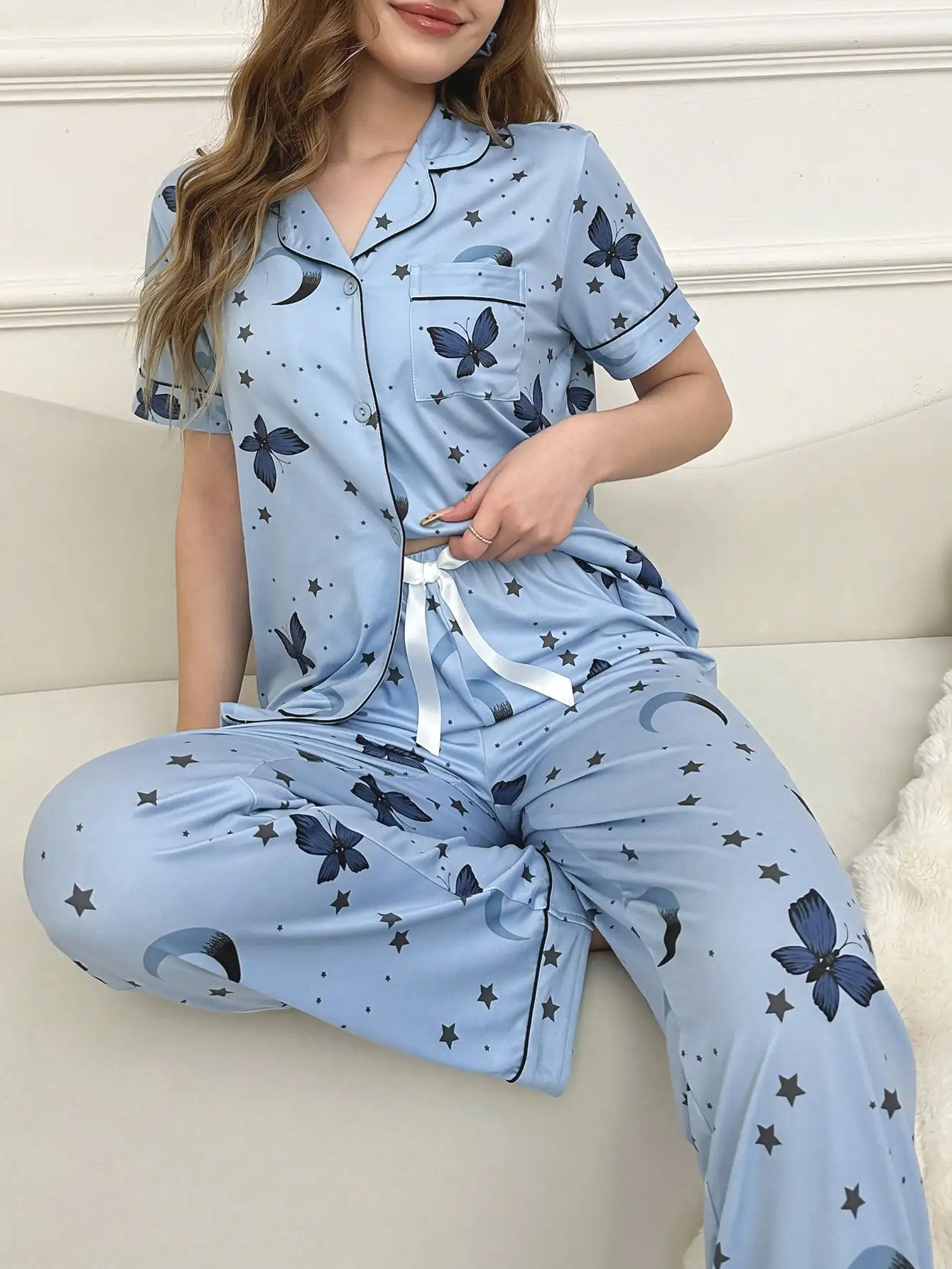Women's Short Sleeve Pajama Set with Butterfly, Moon & Star Print
Women's Short Sleeve Pajama Set with Butterfly, Moon & Star Print