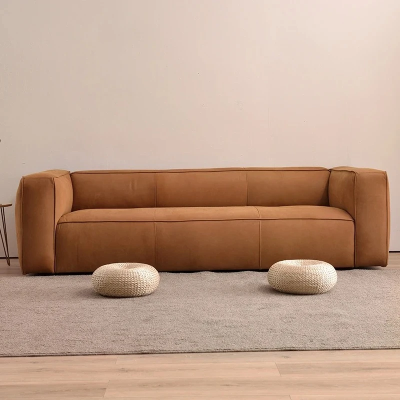 Минималистичный кожаный диван в стиле ретро с прямыми рядами
Минималистичный кожаный диван в стиле ретро с прямыми рядами