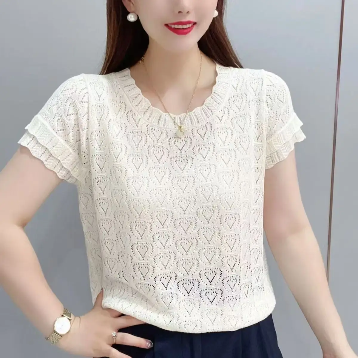 Летние полые футболки женские повседневные женские корейские вязаные уличные футболки базовые однотонные молодые милые и высококачественные топы Z813 
Летние полые футболки женские повседневные женские корейские вязаные уличные футболки базовые однотонные молодые милые и высококачественные топы Z813