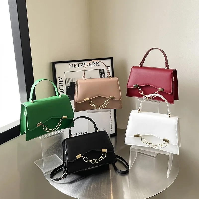Fashion Women's Crossbody Bags Trendy Small Square Bag Chain Design Portable Shoulder Messenger Bag Stylish Accessory for Ladies
Fashion Women's Crossbody Bags Trendy Small Square Bag Chain Design Portable Shoulder Messenger Bag Stylish Accessory for Ladies