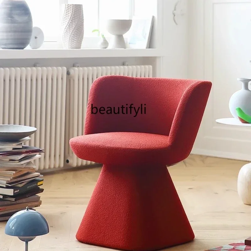 LXFДизайнерский обеденный стул Туалетный стул для спальни Табурет для макияжа Обертовый стул для чтенияSSS
LXFДизайнерский обеденный стул Туалетный стул для спальни Табурет для макияжа Обертовый стул для чтенияSSS