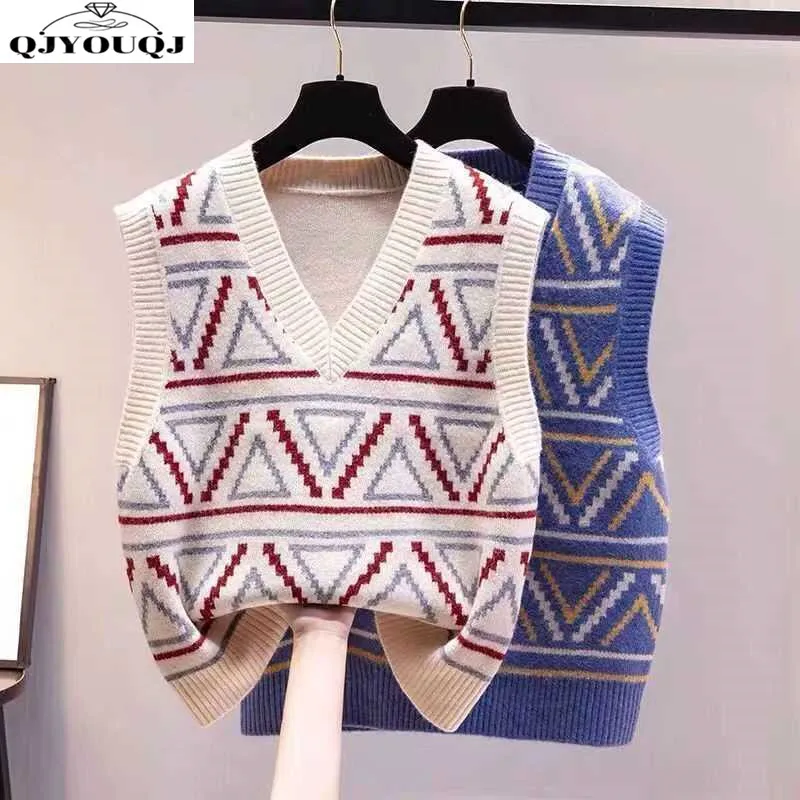 Spring and Autumn Tank Top Knitted 2024 New Women's Sweater Tank Shoulder Retro Vest V-neck Loose Age Reducing Top
Spring and Autumn Tank Top Knitted 2024 New Women's Sweater Tank Shoulder Retro Vest V-neck Loose Age Reducing Top