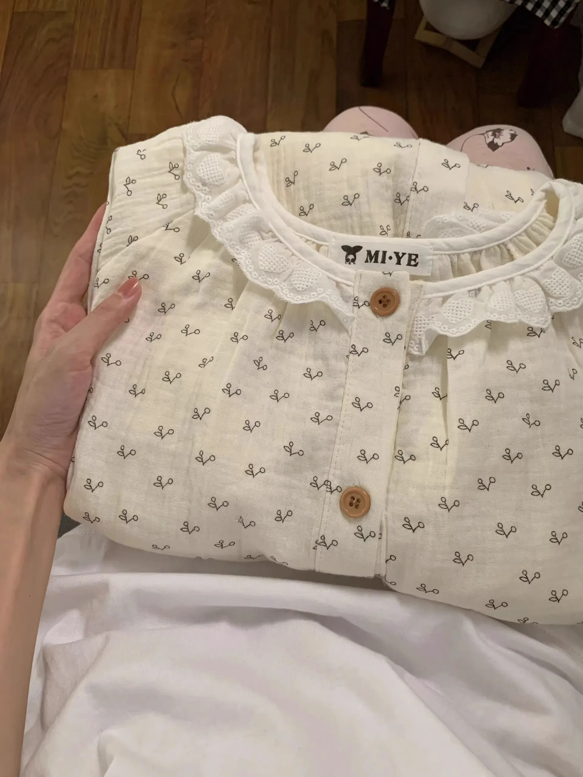 Sweet Floral Sleepwear Set Women's Long Sleeve Long Pants Home Comfortable Youth Polyester Thin Fabric Plant Floral Pattern
Sweet Floral Sleepwear Set Women's Long Sleeve Long Pants Home Comfortable Youth Polyester Thin Fabric Plant Floral Pattern