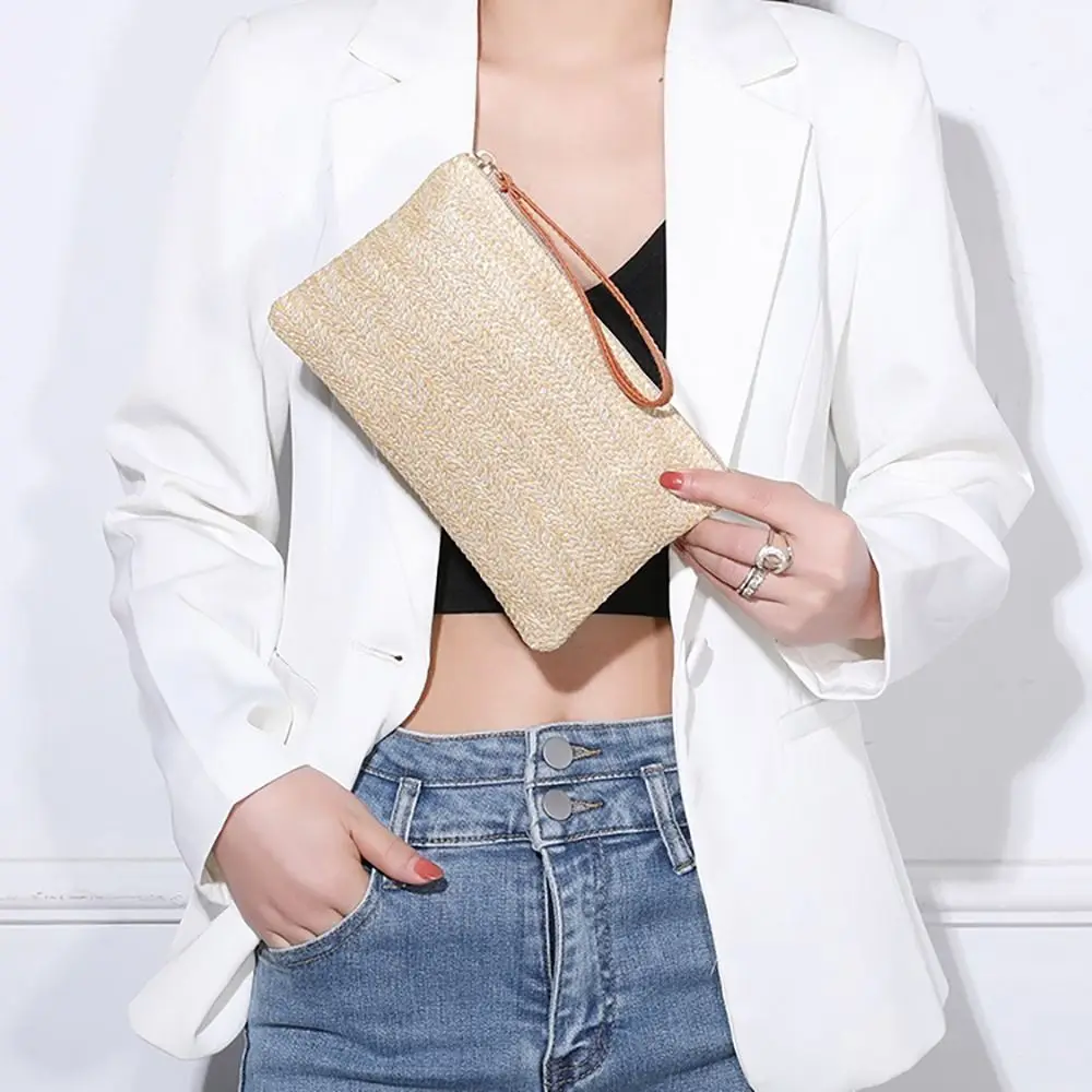 Coin Purse Handmade Straw Bag Large Capacity Simple Weaving Bag Wristlet Bag Leisure Travel
Coin Purse Handmade Straw Bag Large Capacity Simple Weaving Bag Wristlet Bag Leisure Travel