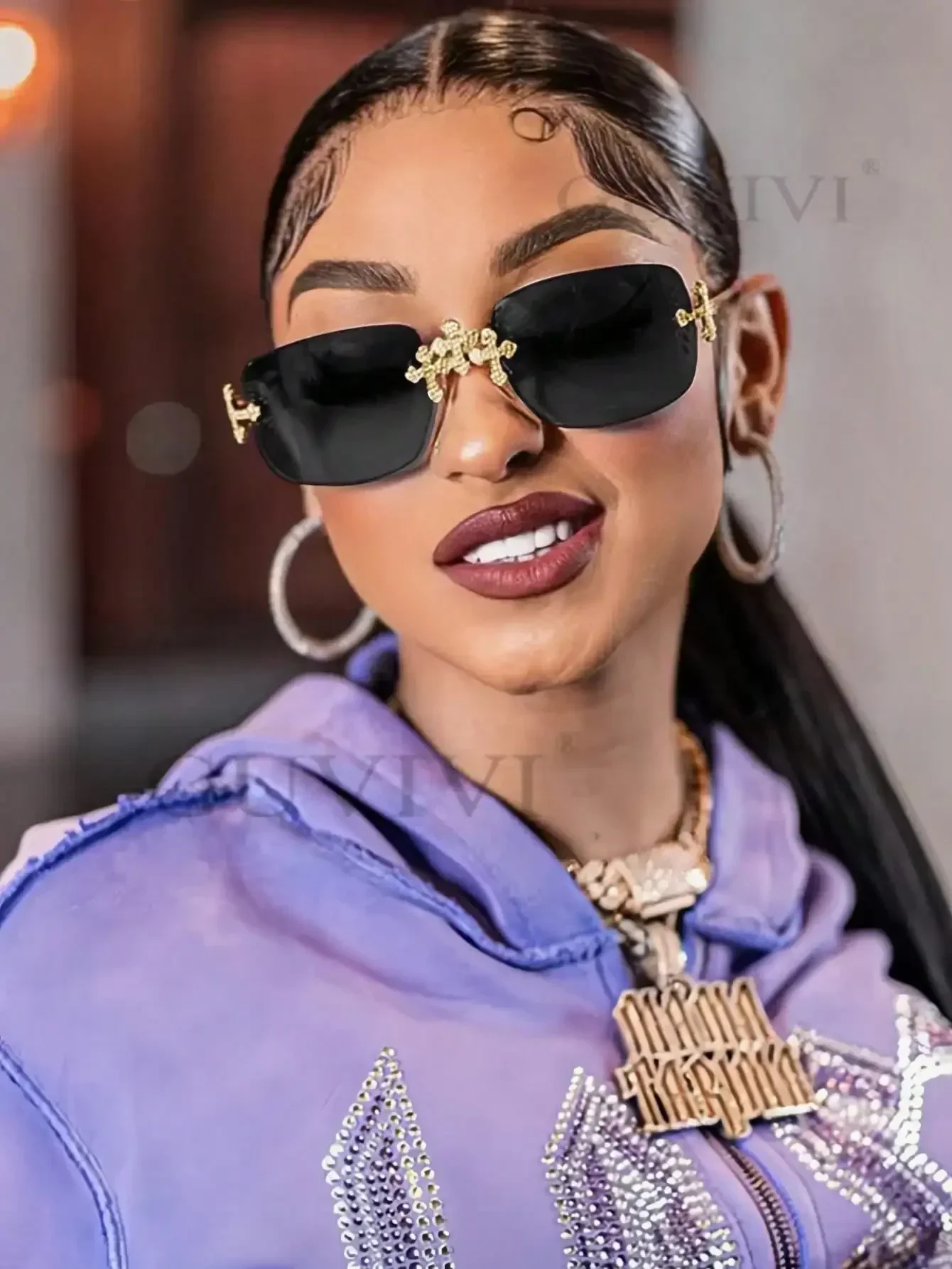 1pc Frameless Fashion Glasses Square Rhinestone Inlay, High-End Y2K Personalized, Versatile Women's Fashion Glasses, Shiny Acces
1pc Frameless Fashion Glasses Square Rhinestone Inlay, High-End Y2K Personalized, Versatile Women's Fashion Glasses, Shiny Acces