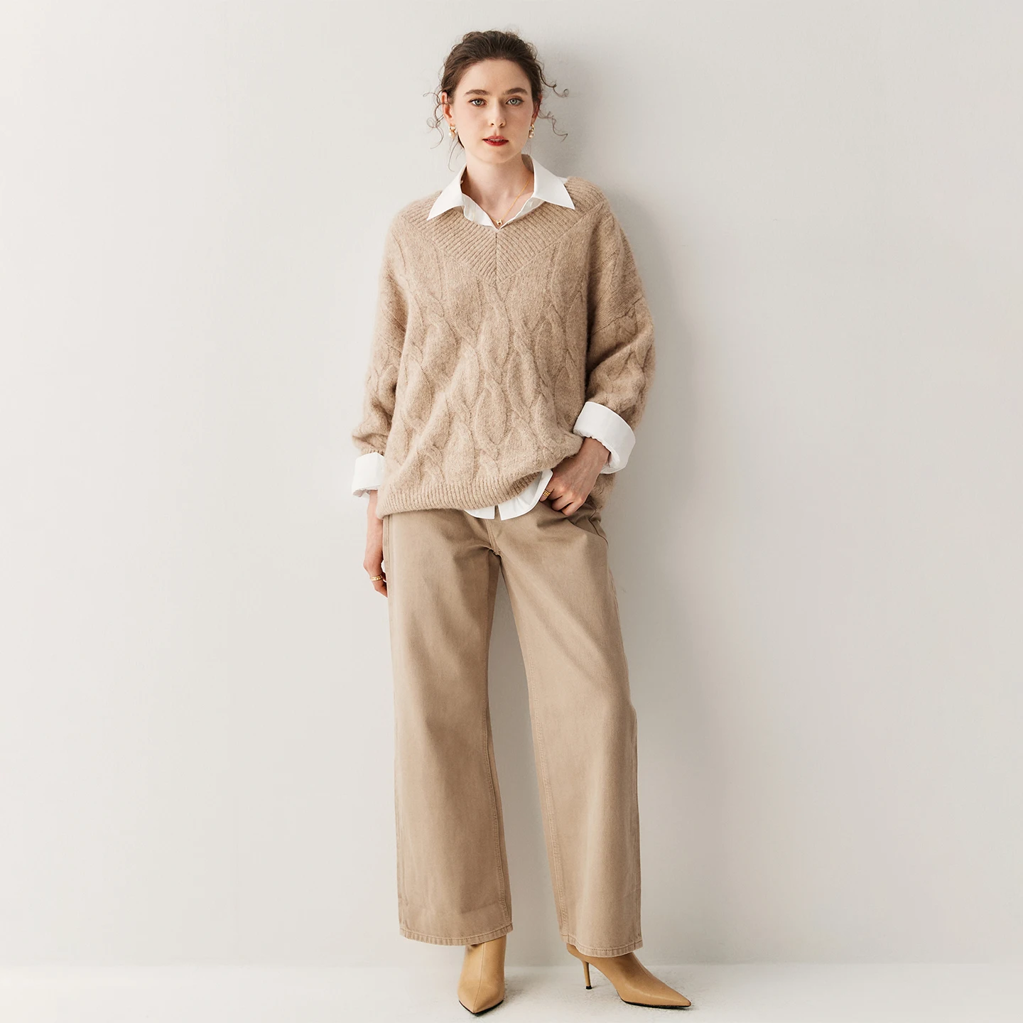 2025 Autumn Winter High-end Women's 100% Cashmere Thick V-neck Long Sleeved Pullover Sweater Casual Soft Knitted Clothing Top
2025 Autumn Winter High-end Women's 100% Cashmere Thick V-neck Long Sleeved Pullover Sweater Casual Soft Knitted Clothing Top
