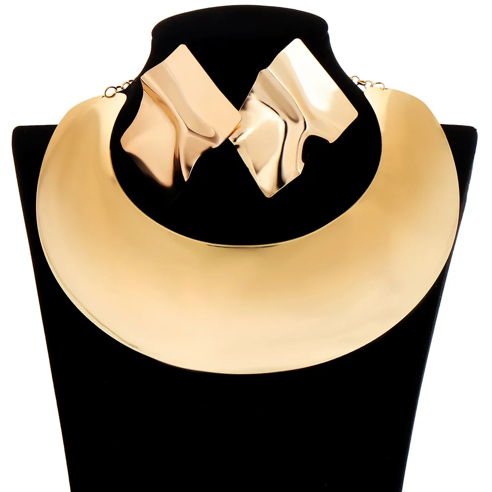 Exaggerated collar set punk metal necklace earrings combination performance jewelry necklace
Exaggerated collar set punk metal necklace earrings combination performance jewelry necklace