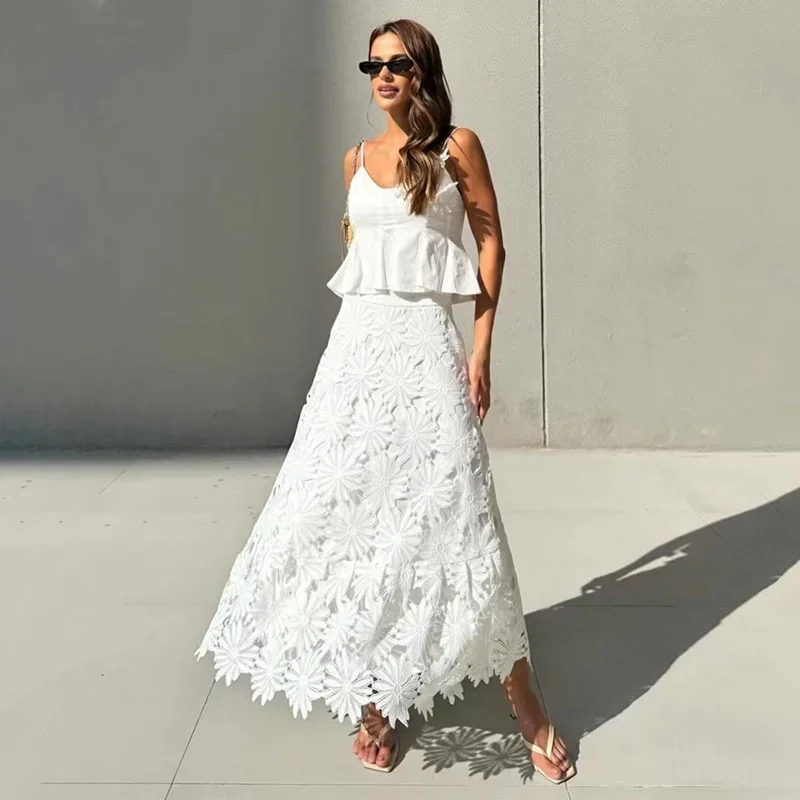 Fashion Elegance Women Solid Color Tank Top High Waist A Line Spliced 3D Embroidered Flowers Irregular Hem Skirt Two Piece Sets
Fashion Elegance Women Solid Color Tank Top High Waist A Line Spliced 3D Embroidered Flowers Irregular Hem Skirt Two Piece Sets
