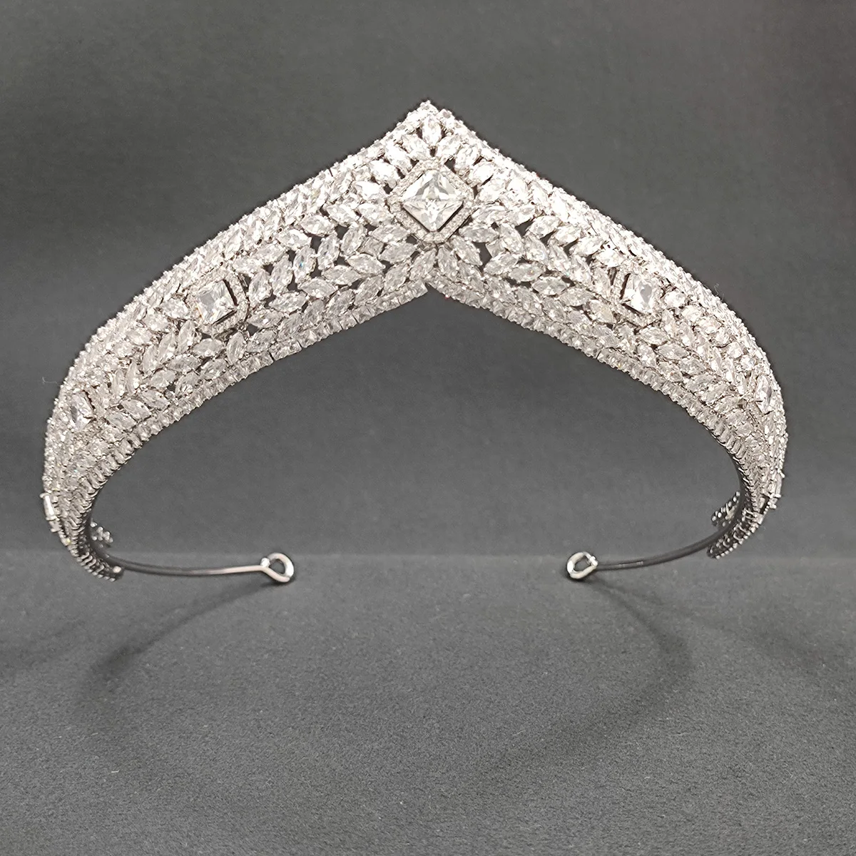 SEPBRIDALS Full 5A Zirconia Classic Wedding Tiara,Crystal Bride Tiaras for Bride,Prom,Party Head Accessories FK93750
SEPBRIDALS Full 5A Zirconia Classic Wedding Tiara,Crystal Bride Tiaras for Bride,Prom,Party Head Accessories FK93750