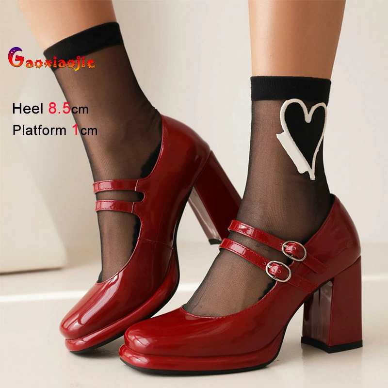 Винтажные женские туфли из лаковой кожи на высоком каблуке Мэри, женские туфли-лодочки с двойной пуговицей и квадратной головкой, модные вечерние свадебные туфли
Винтажные женские туфли из лаковой кожи на высоком каблуке Мэри, женские туфли-лодочки с двойной пуговицей и квадратной головкой, модные вечерние свадебные туфли