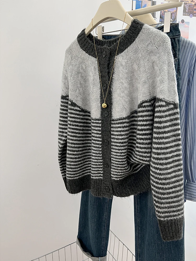 Women Striped Sweaters Cardigan Autumn And Winter Retro O-neck Long Sleeve Knitted Cardigan Lazy Style Female Sweater Outwear
Women Striped Sweaters Cardigan Autumn And Winter Retro O-neck Long Sleeve Knitted Cardigan Lazy Style Female Sweater Outwear