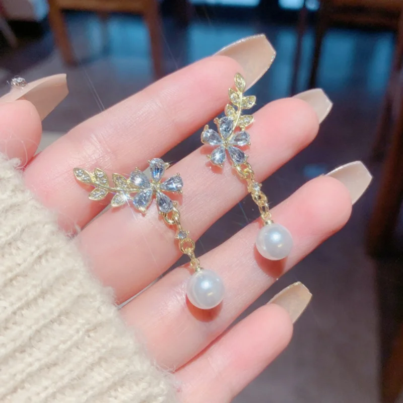Korean Style Internet Celebrity Hot-Selling Korean Pearl Flower Earrings for WomeninsNiche Light Luxury Crystal Willow Leaf Earr
Korean Style Internet Celebrity Hot-Selling Korean Pearl Flower Earrings for WomeninsNiche Light Luxury Crystal Willow Leaf Earr