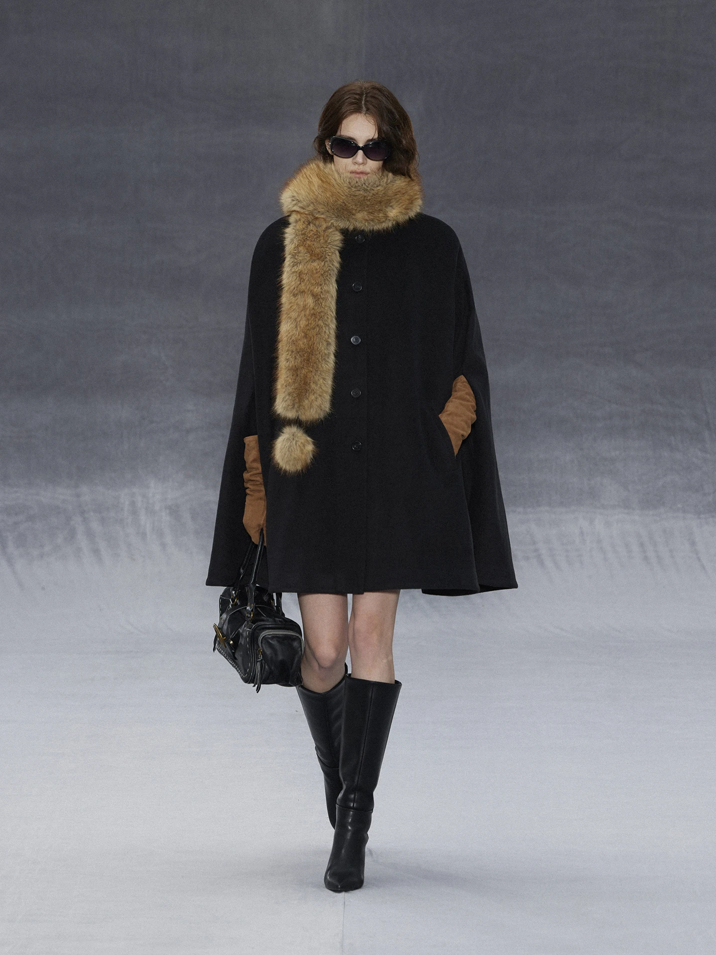 Randpickee Retro Series Woolen Cloak Coat Medium Length Loose Fit Stand Collar Single Button Women's Fashion Outerwear
Randpickee Retro Series Woolen Cloak Coat Medium Length Loose Fit Stand Collar Single Button Women's Fashion Outerwear