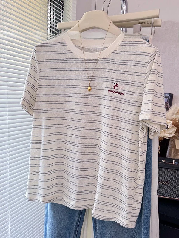 plus Size Women's T-Shirt Short Sleeve Embroidered Striped Knit Thin Summer Casual Fit Straight Leg Top Dog Logo Chest Design
plus Size Women's T-Shirt Short Sleeve Embroidered Striped Knit Thin Summer Casual Fit Straight Leg Top Dog Logo Chest Design
