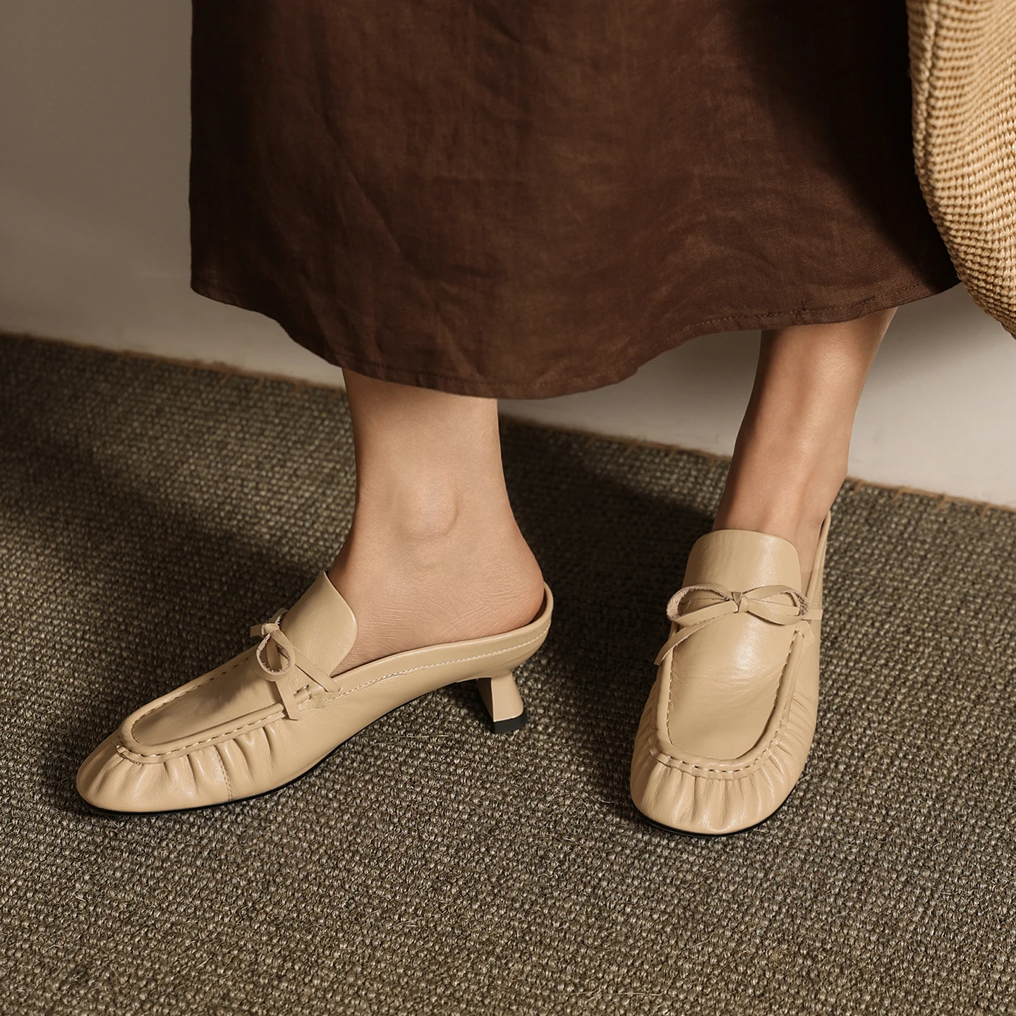 Spring New Loafers Woman Pleated Round Toe Slip-on Casual Mules Shoes Genuine Leather Slippers Daily Comfort Commute Shoes Women
Spring New Loafers Woman Pleated Round Toe Slip-on Casual Mules Shoes Genuine Leather Slippers Daily Comfort Commute Shoes Women