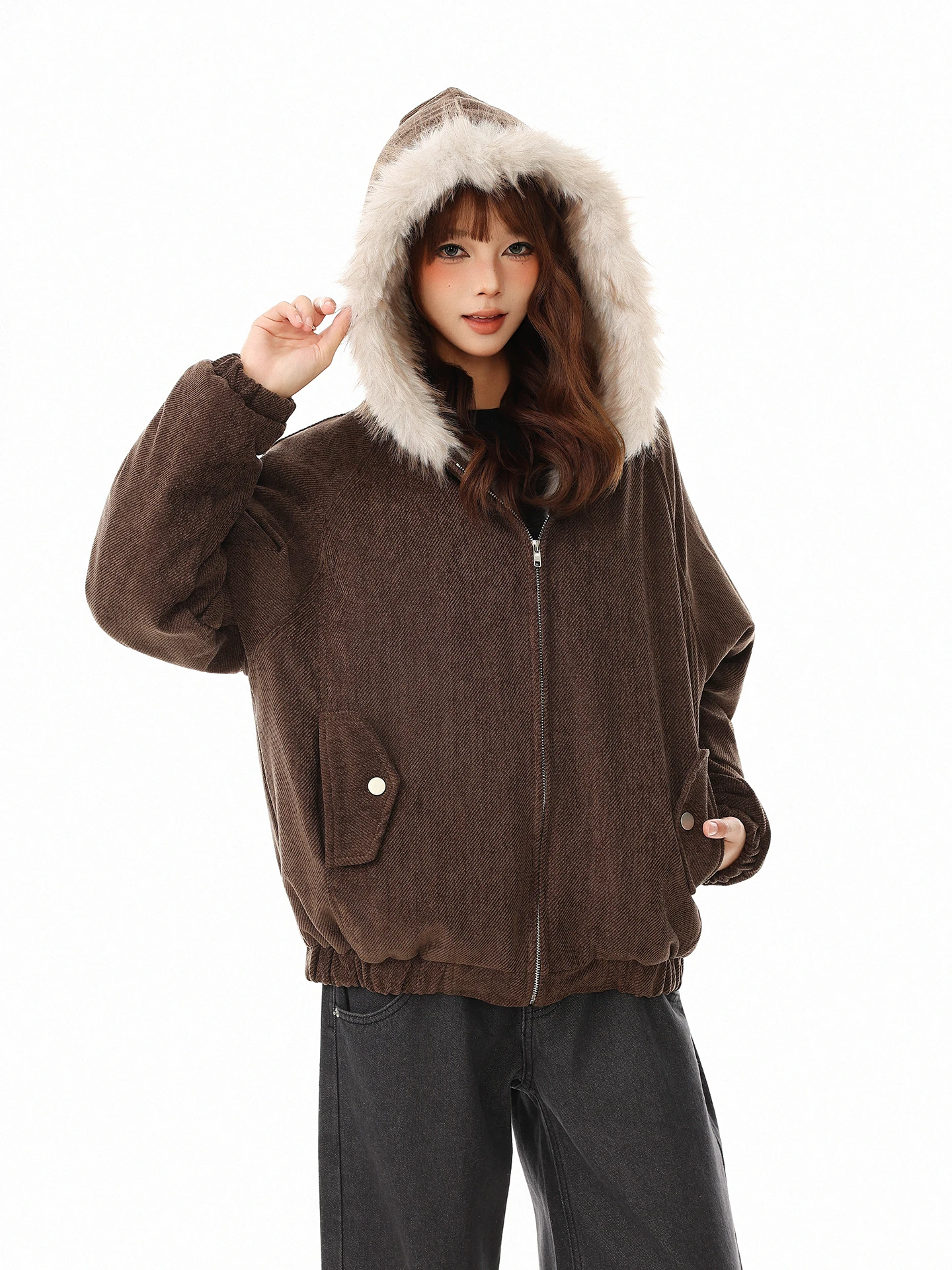 Женская хлопковая куртка Boeax в стиле ретро, однотонная, с меховым воротником, повседневная, зимняя, новая модная тенденция, на молнии
Женская хлопковая куртка Boeax в стиле ретро, однотонная, с меховым воротником, повседневная, зимняя, новая модная тенденция, на молнии