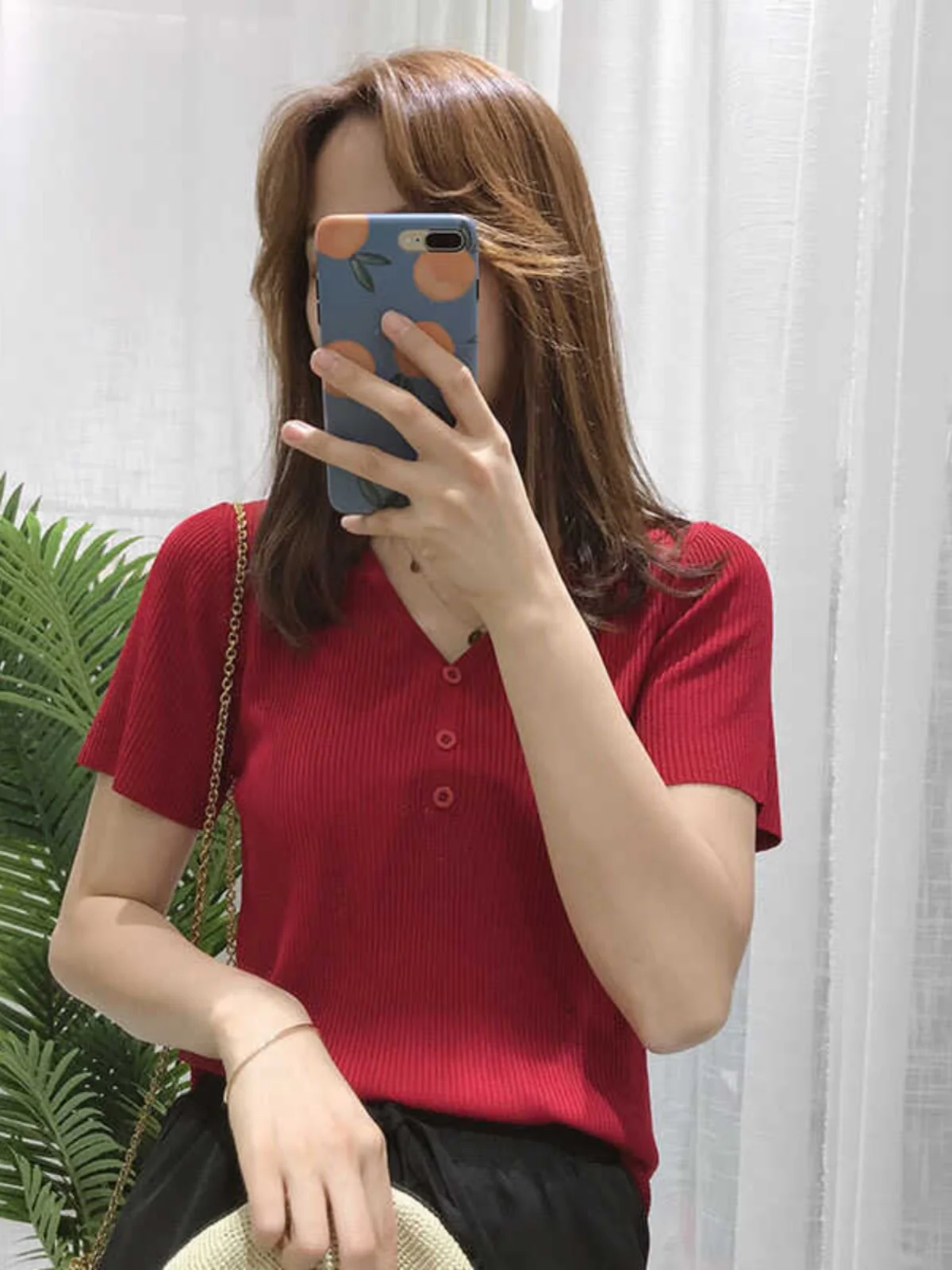 Slim Fit Short Sleeve V-Neck Knitted Ice Silk T-Shirt Women's Summer New Style Thin Korean Version Pure Color Fashion Top
Slim Fit Short Sleeve V-Neck Knitted Ice Silk T-Shirt Women's Summer New Style Thin Korean Version Pure Color Fashion Top