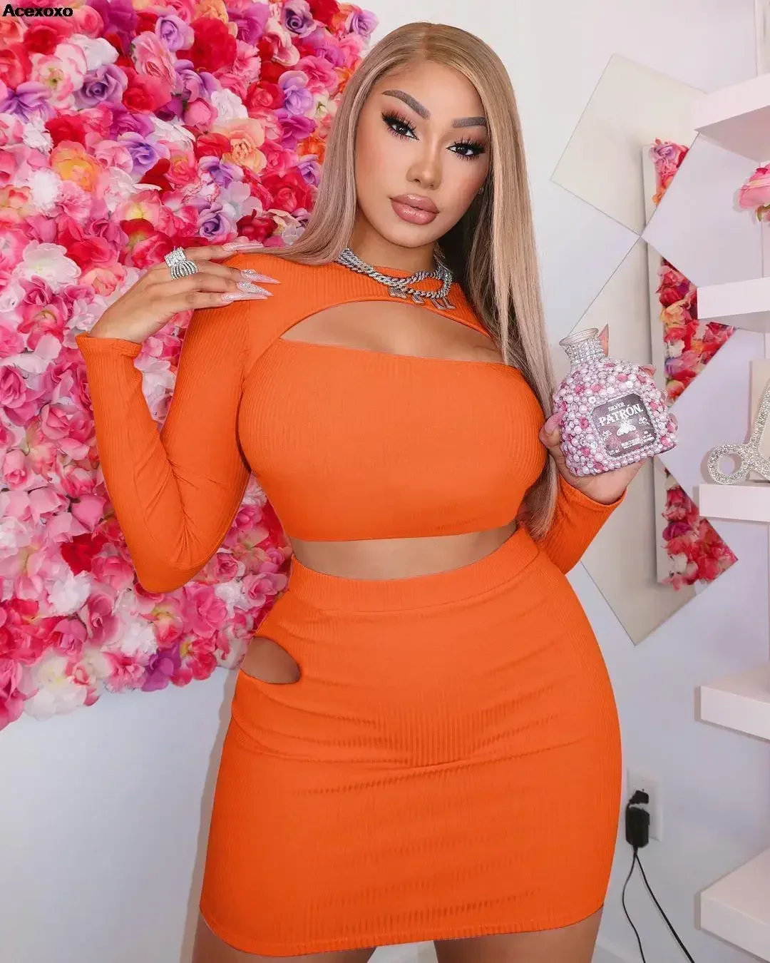 Summer new women solid color fashion sexy slim hollow long sleeve sheath dress
Summer new women solid color fashion sexy slim hollow long sleeve sheath dress
