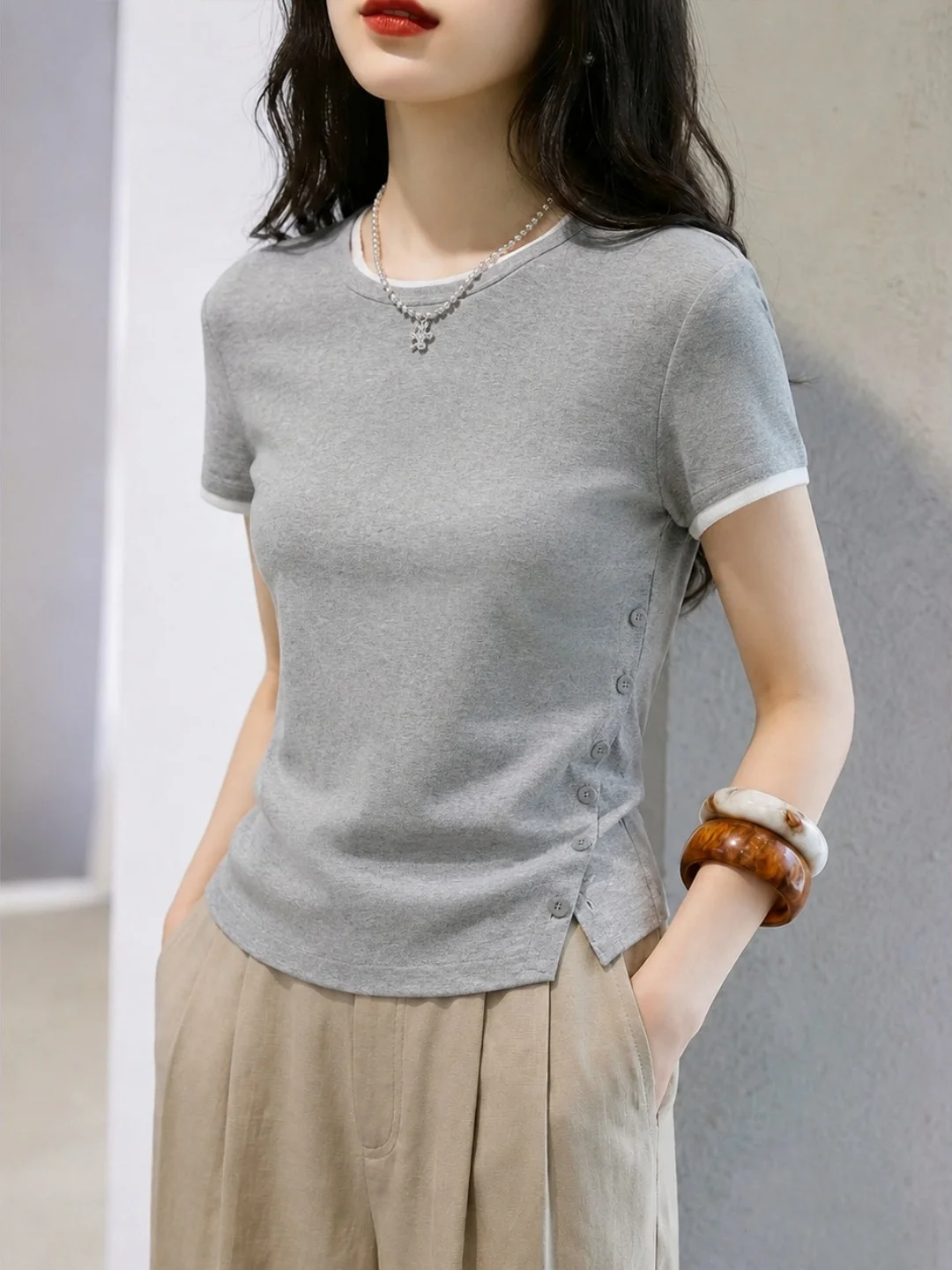 Summer 2026 Slim Fit round Neck Short Sleeve T-Shirt Women's Fashion Design Contrast Color Korean Style Casual Top
Summer 2026 Slim Fit round Neck Short Sleeve T-Shirt Women's Fashion Design Contrast Color Korean Style Casual Top