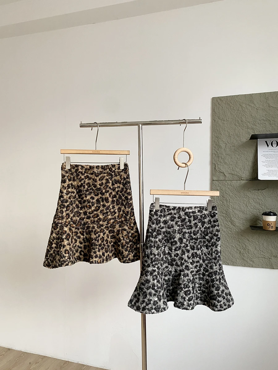 Retro Leopard Print High Waist Skirt Women's Autumn Winter Light Maturity Slimming Versatile Design Lamb Fur Fish Tail S...
Retro Leopard Print High Waist Skirt Women's Autumn Winter Light Maturity Slimming Versatile Design Lamb Fur Fish Tail S...