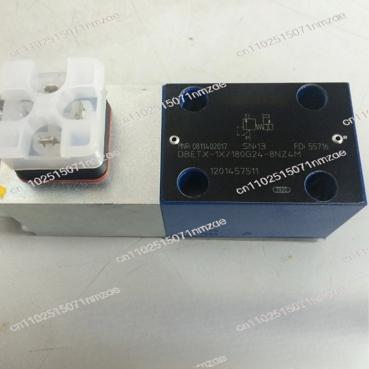 Proportional Relief Valve 0811402017 DBETX‑1X/180G24‑8NZ4M, 24V DC 0.8A 315bar Hydraulic Valve
Proportional Relief Valve 0811402017 DBETX‑1X/180G24‑8NZ4M, 24V DC 0.8A 315bar Hydraulic Valve