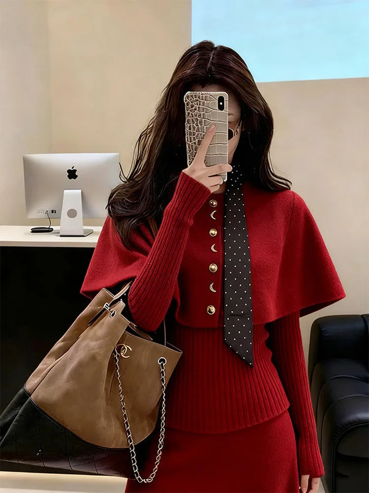 Корейский вязаный свитер в стиле Lazy Chic, красный, женский, модный, весна-осень-зима, свободный крой, с длинными рукавами, дизайн с эффектом двухслойности
Корейский вязаный свитер в стиле Lazy Chic, красный, женский, модный, весна-осень-зима, свободный крой, с длинными рукавами, дизайн с эффектом двухслойности