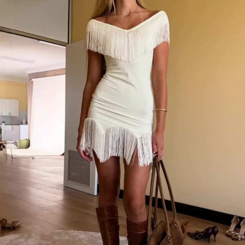 Typhaland Stylish Fringed Dress Women's One Shoulder Solid High-Waisted Slim Sexy Dress 2026 Summer New Female Party Club Dress
Typhaland Stylish Fringed Dress Women's One Shoulder Solid High-Waisted Slim Sexy Dress 2026 Summer New Female Party Club Dress