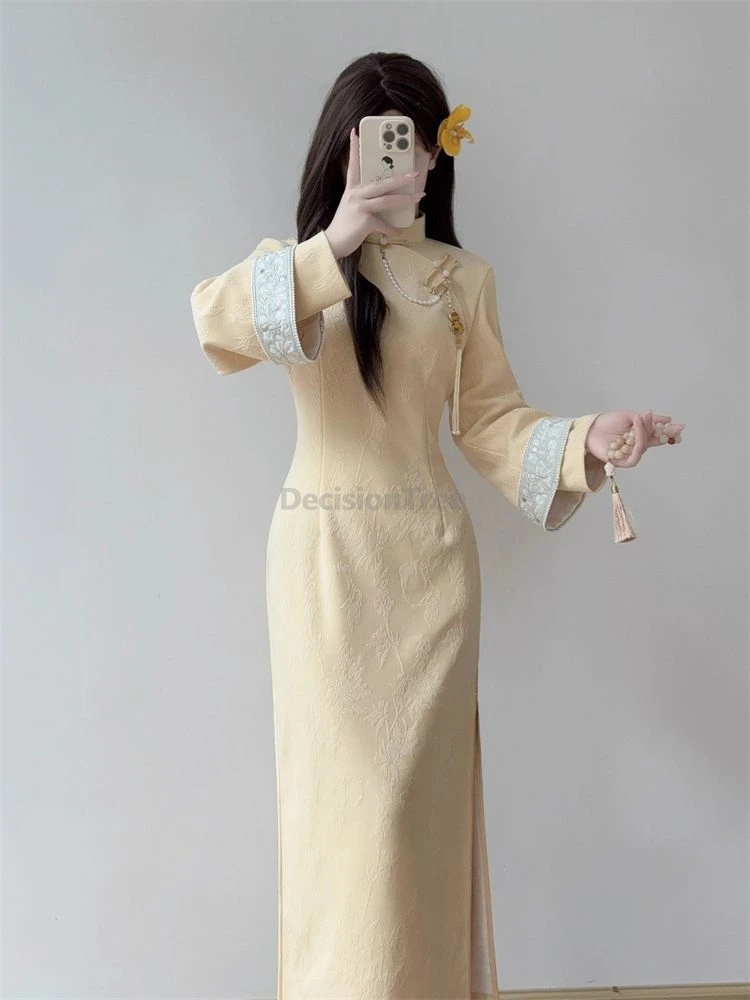 Молодежное платье Ципао с нежным темпераментом 2021, улучшенное новое жаккардовое платье Ципао в китайском стиле, элегантное повседневное платье Ципао в стиле ретро
Молодежное платье Ципао с нежным темпераментом 2021, улучшенное новое жаккардовое платье Ципао в китайском стиле, элегантное повседневное платье Ципао в стиле ретро