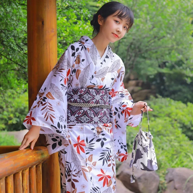 Women Formal Kimono Non-wrinkle All Season Wearable Dress Leaf Prints Japanese Yukata Cosplay Costume
Women Formal Kimono Non-wrinkle All Season Wearable Dress Leaf Prints Japanese Yukata Cosplay Costume