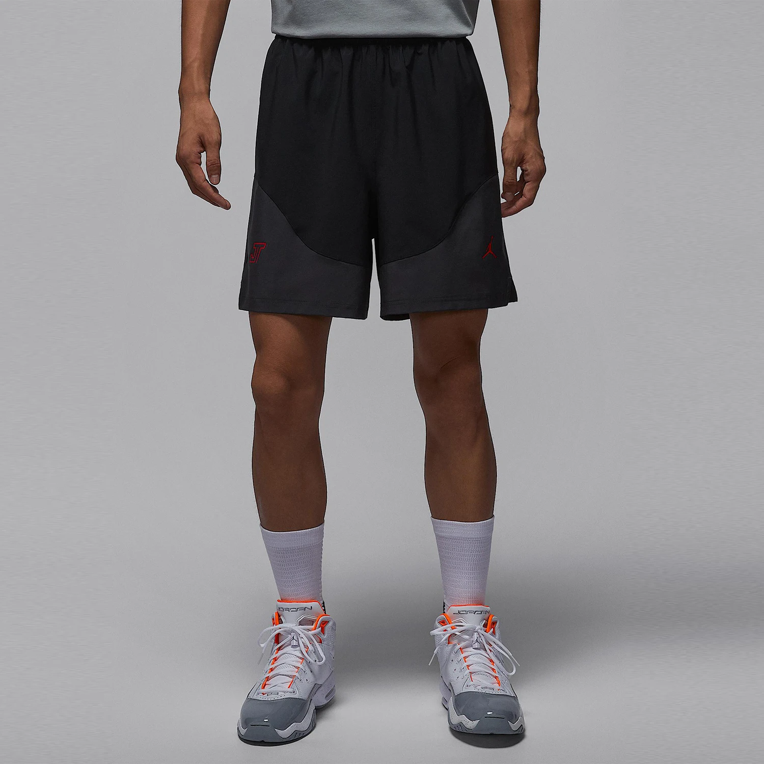 Nike genuine JORDAN men's woven sports breathable elastic waist shorts IH0599-010
Nike genuine JORDAN men's woven sports breathable elastic waist shorts IH0599-010