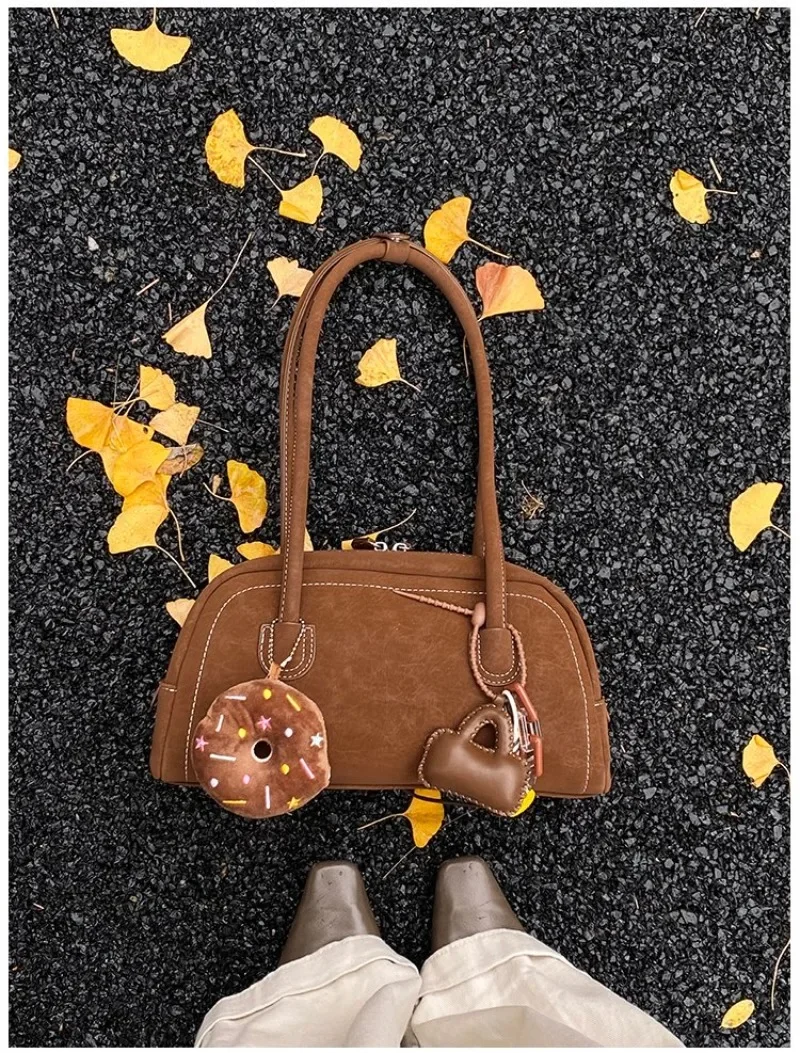 Elegant Leather Shoulder Bag For Women Famous Designer Handbag Messenger Style With Roomy Compartments Popular
Elegant Leather Shoulder Bag For Women Famous Designer Handbag Messenger Style With Roomy Compartments Popular