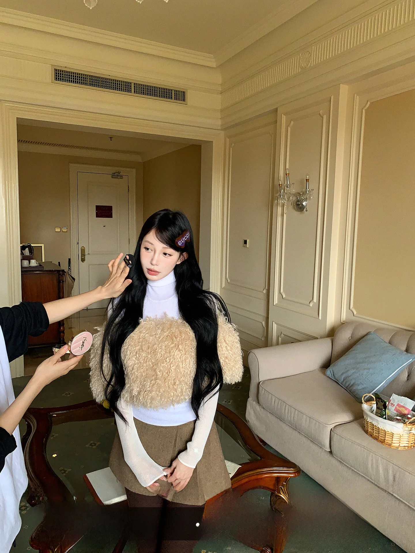 Ретро-пальто Pinksoya на одно плечо из экологичного меха, женское, осенне-зимнее, новое, для базового образа, топ-база для подбора к одежде
Ретро-пальто Pinksoya на одно плечо из экологичного меха, женское, осенне-зимнее, новое, для базового образа, топ-база для подбора к одежде