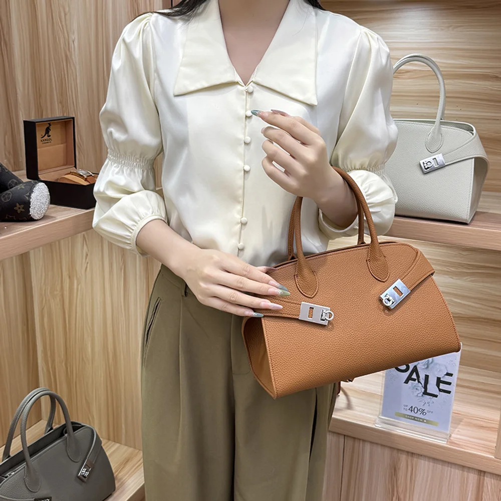 Light luxury fashion new handbag, large capacity commuting shoulder bag, versatile temperament tote bag, crossbody bag
Light luxury fashion new handbag, large capacity commuting shoulder bag, versatile temperament tote bag, crossbody bag