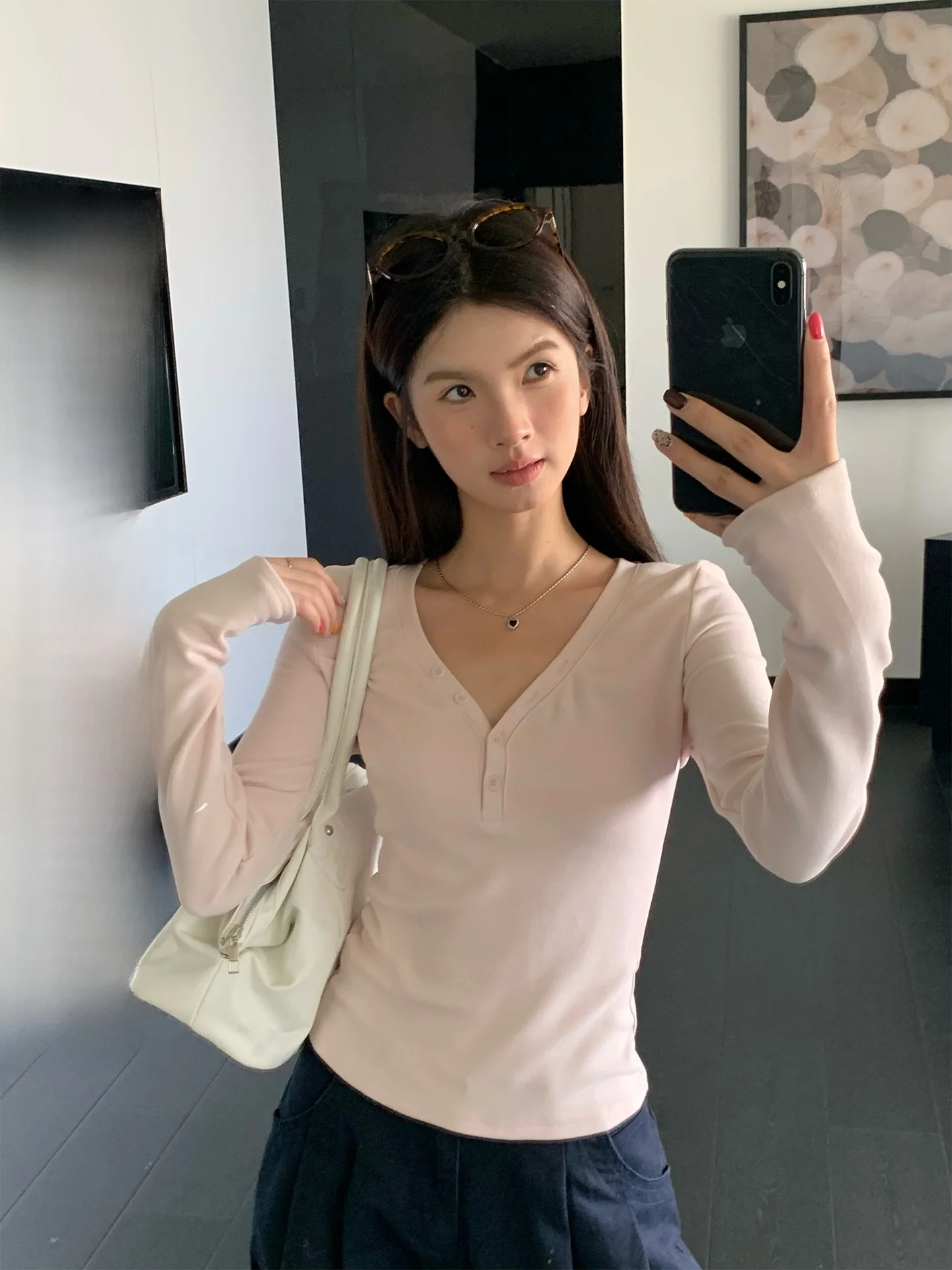 iny Pink Double-sided Camere Base irt Women's Long Sve Slim Fit V-ne T-irt Casual Sle Spring Faion Top
iny Pink Double-sided Camere Base irt Women's Long Sve Slim Fit V-ne T-irt Casual Sle Spring Faion Top