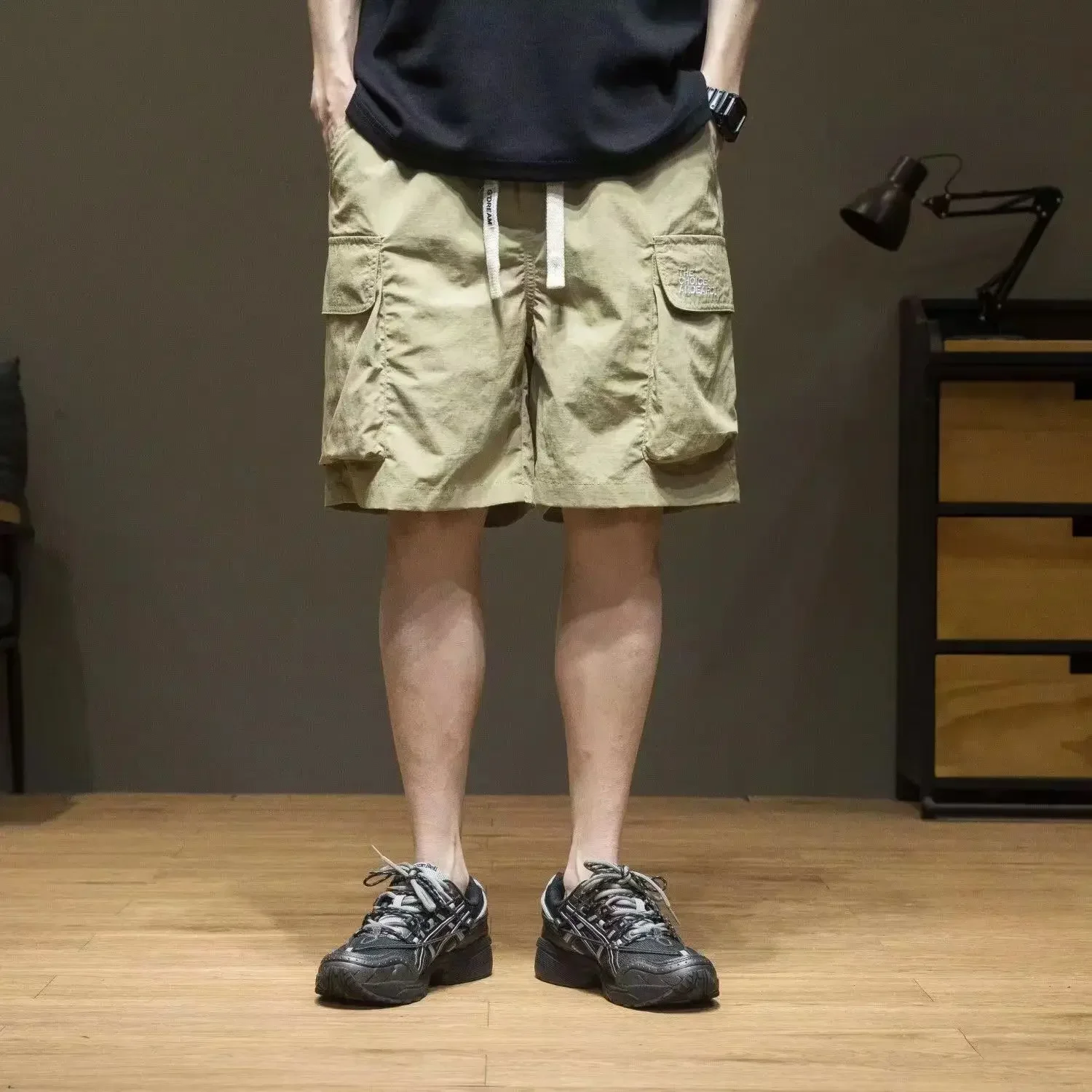 Мужские шорты-карго большого размера, широкие мешковатые мужские короткие брюки, свободные черные эластичные шорты большого размера, летняя мужская винтажная новинка
Мужские шорты-карго большого размера, широкие мешковатые мужские короткие брюки, свободные черные эластичные шорты большого размера, летняя мужская винтажная новинка