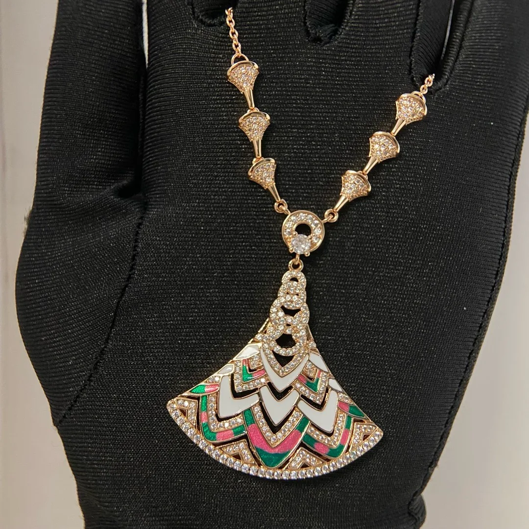 2025 New Baojia Little Fan High version checkerboard Pattern Colorful Little Dress Necklace for Women Light Luxury fan-shaped ne
2025 New Baojia Little Fan High version checkerboard Pattern Colorful Little Dress Necklace for Women Light Luxury fan-shaped ne