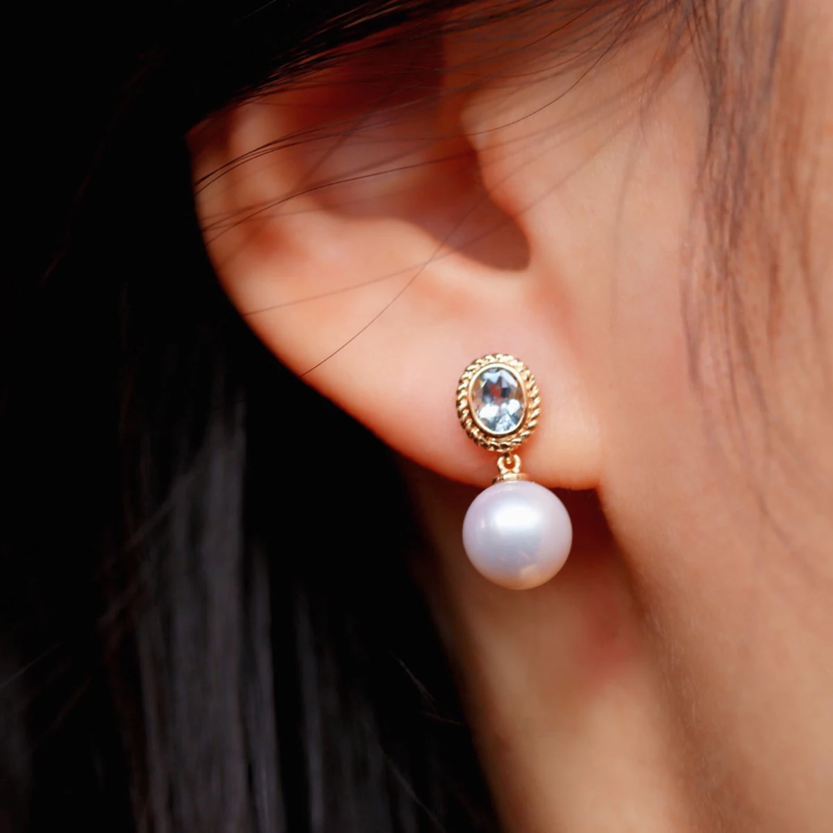 Elegant retro Fried Dough Twists border zircon pearl sterling silver earrings S925 women's earrings gift first choice
Elegant retro Fried Dough Twists border zircon pearl sterling silver earrings S925 women's earrings gift first choice